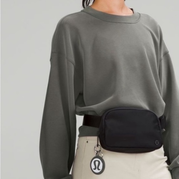 NEW🖤Lululemon Logo Bag Charm Silver Black Logo Keychain, 🎁 Stocking Stuffer - Picture 3 of 14